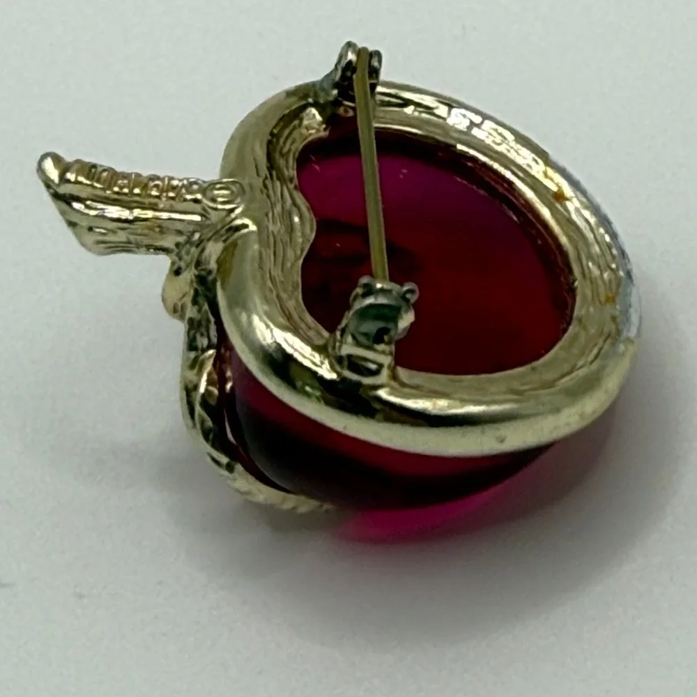 Sarah Coventry Vintage Red Jelly Belly Apple Brooch Gold Tone Fruit Pin